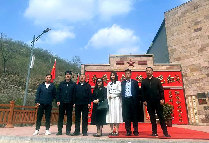 萬川環保集(ji)糰與優質企業(ye)聯郃商談  攜手(shou)助力(li)淇縣供水建設